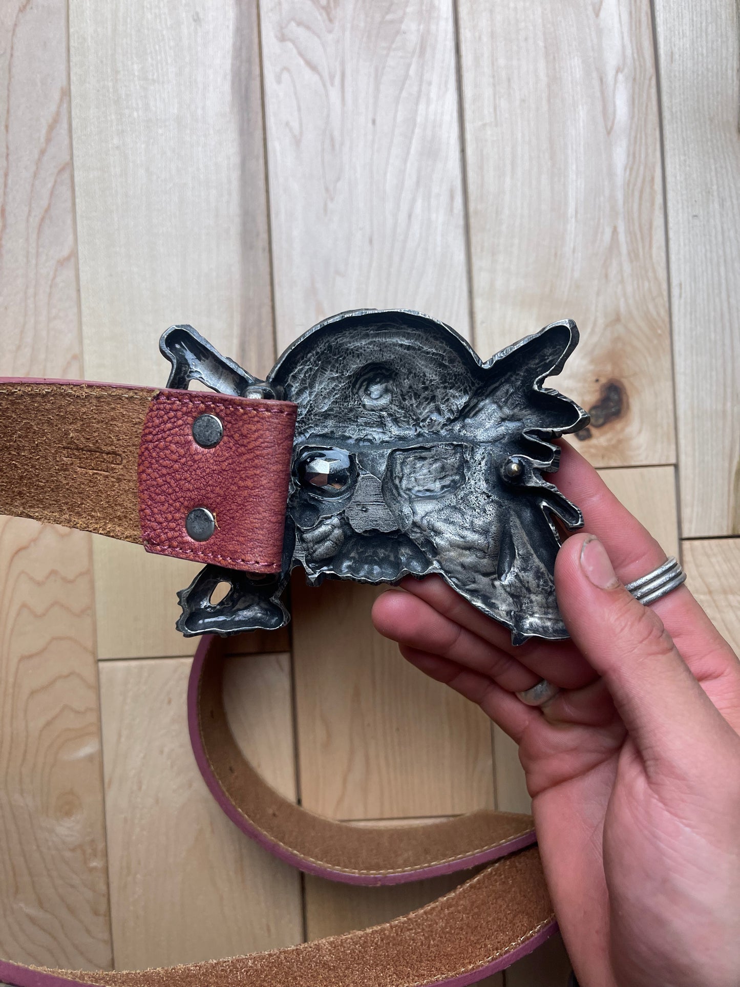 Tornado Mart Skull Buckle Red Leather Belt